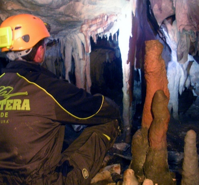  Höhlenforschung in der Porquera-Höhle (2)