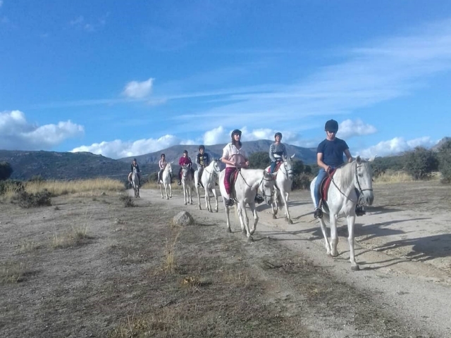 Paseo a caballo en El Río de Guadalix