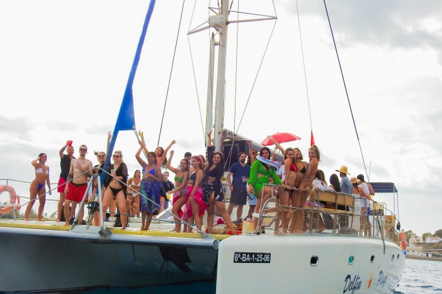  Der Katamaran auf Partytour Boot