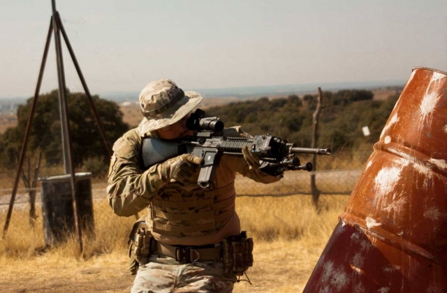  Aiming at the opponent 