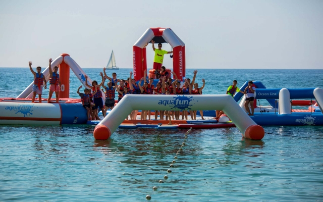 Hinchable en el Mediterráneo