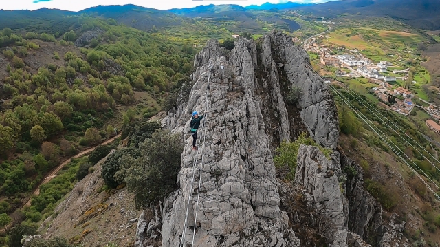 Surmonter les ponts de la via ferrata 