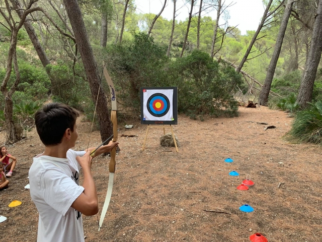  Sessione di tiro con l'arco durante il campo 