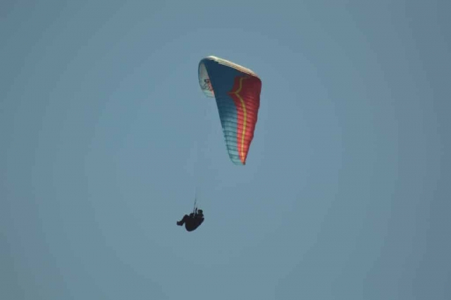En lo más alto del cielo con el parapenle