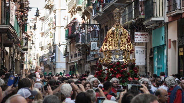  Processions in Pamplona with the balloon ride 