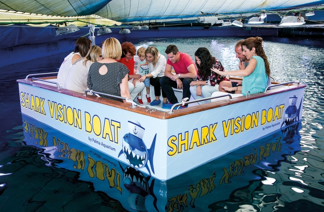  Boot zur Besichtigung des Bootes 