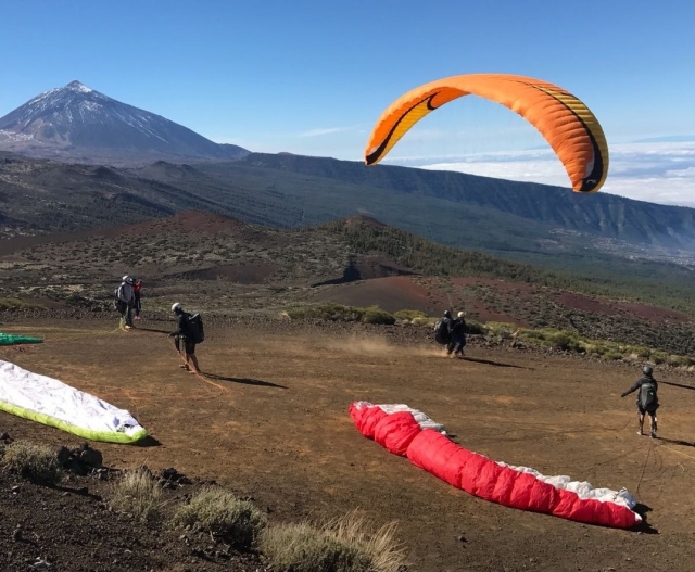 Views of Teide during the paragliding flight 