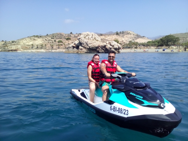 Pilota una moto de agua en Rincon de la Vixtoria