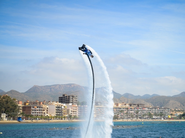 Vuelo de flyboard en Mazarrón
