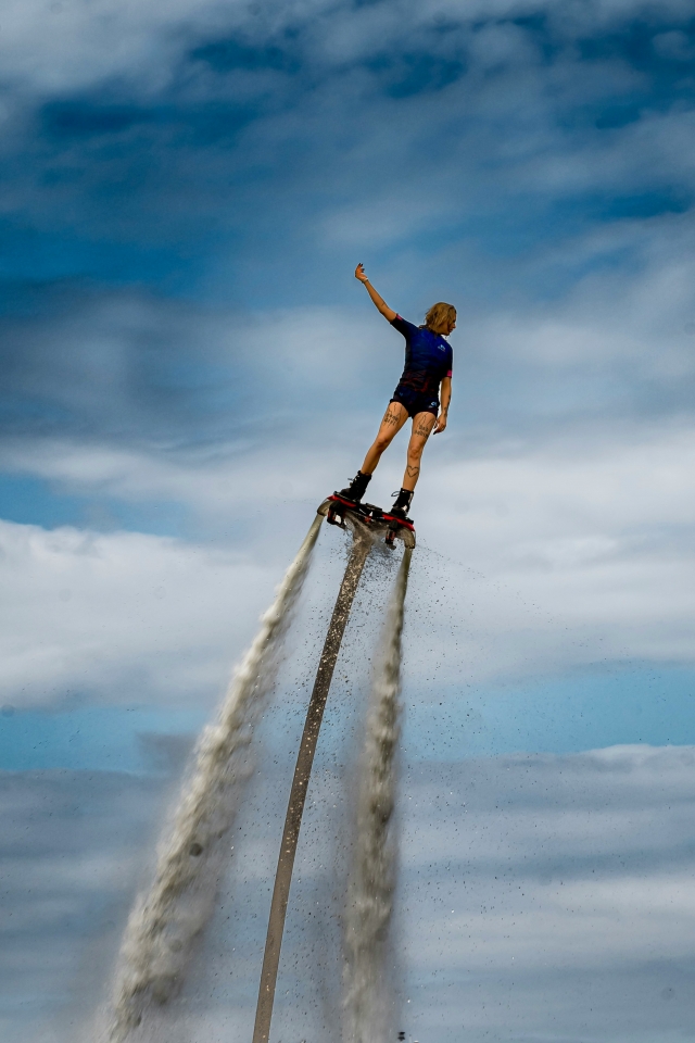 Practicando flyboard en Mazarrón 