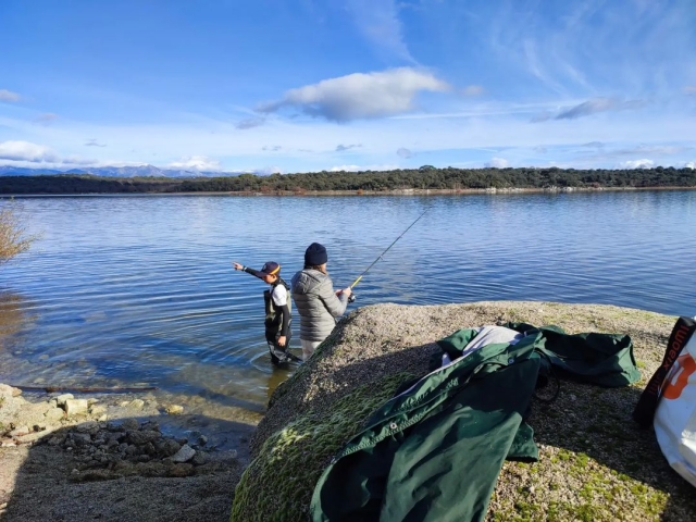  Dia de pesca na albufeira de Pedrezuela 