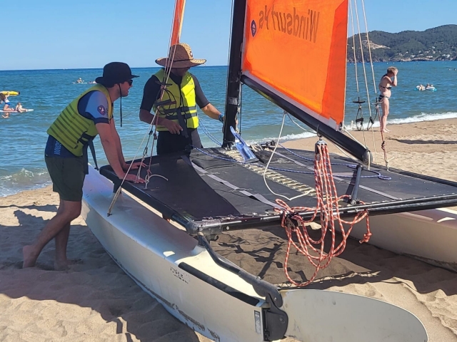  Segelboot an der Costa Brava