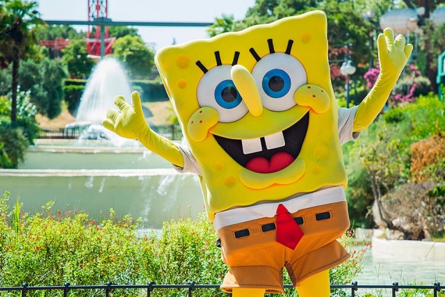 Zona infantil en el parque de atracciones