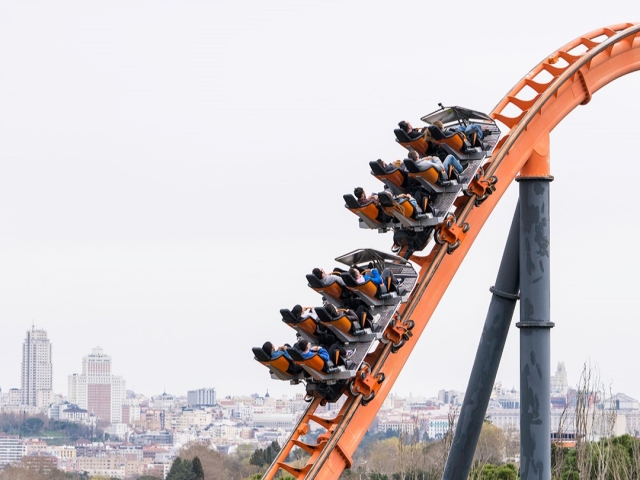 Cerro rusa en el parque de atracciones
