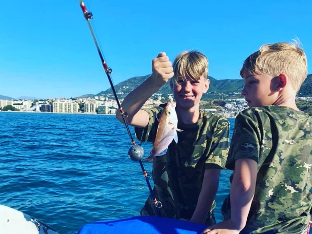  Pesca con bambini 