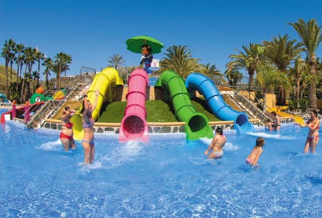  Aqualand 公园中的儿童区 
