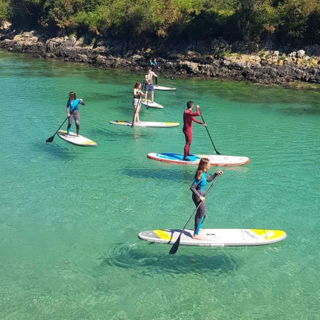  Pladdle surfing with the family 