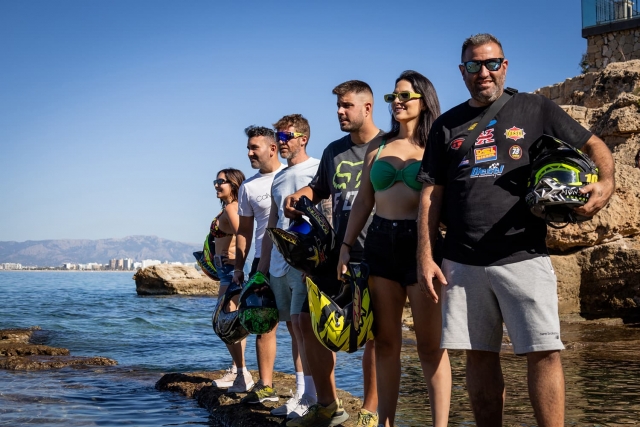  Gruppo di amici termina il percorso in quad 