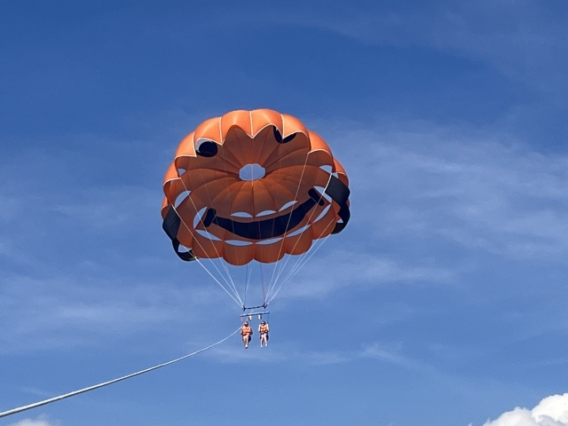  Parasailing at 150 meters high 