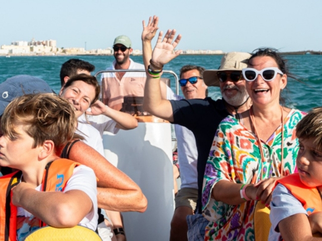 En familia camino a Rota en Zodiac
