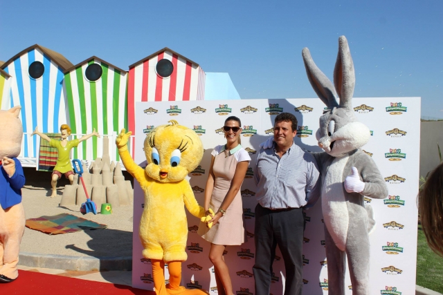 Photo avec Tweety et Bugs Bunny 