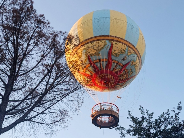  La mongolfiera dal basso 