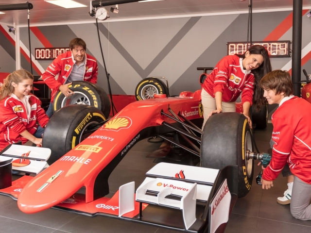  Im Ferrari-Fahrerlager 