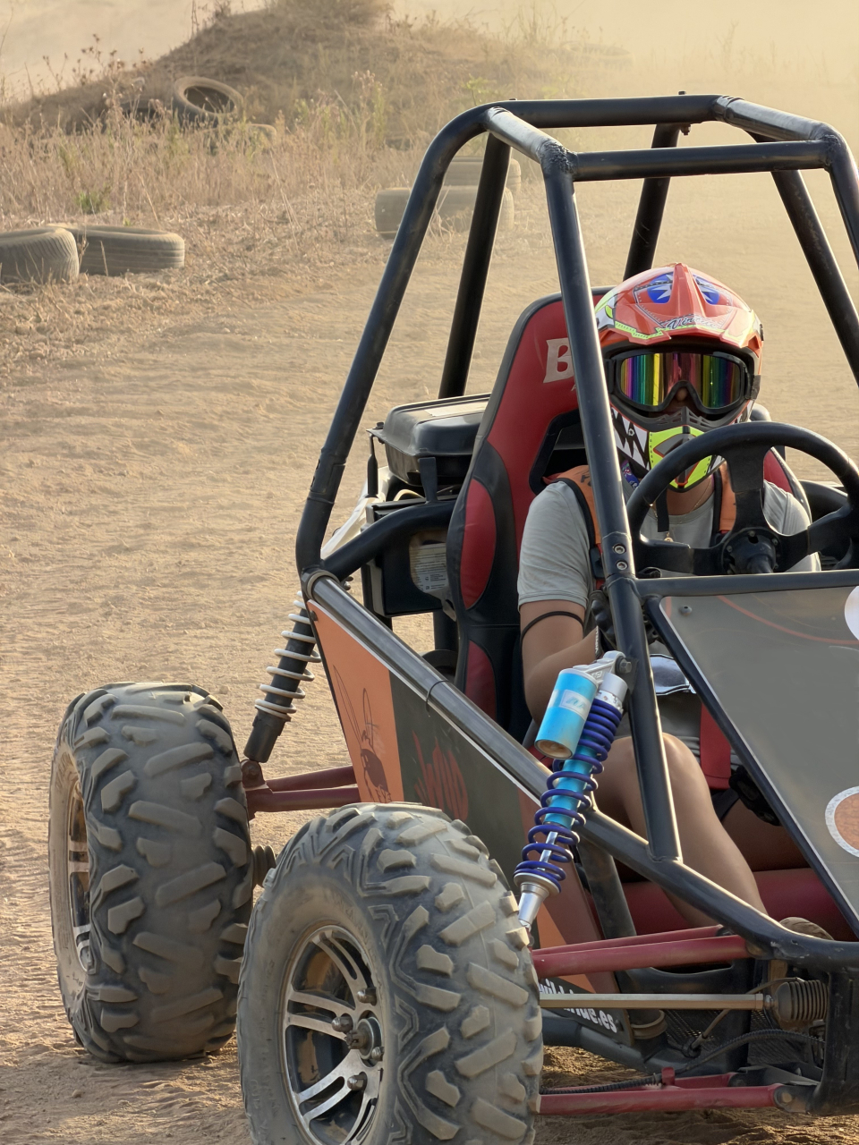 Pilota un buggy en Llombai