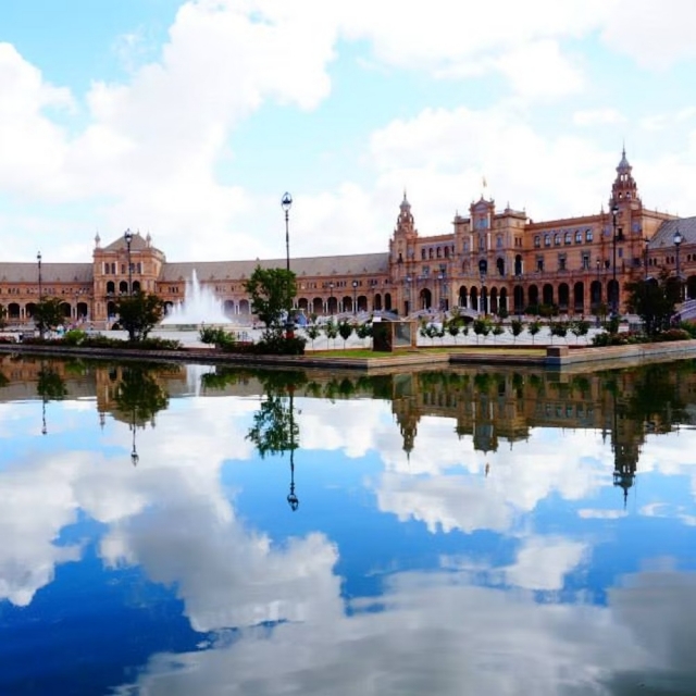 Place d'Espagne dans la ville de Séville 