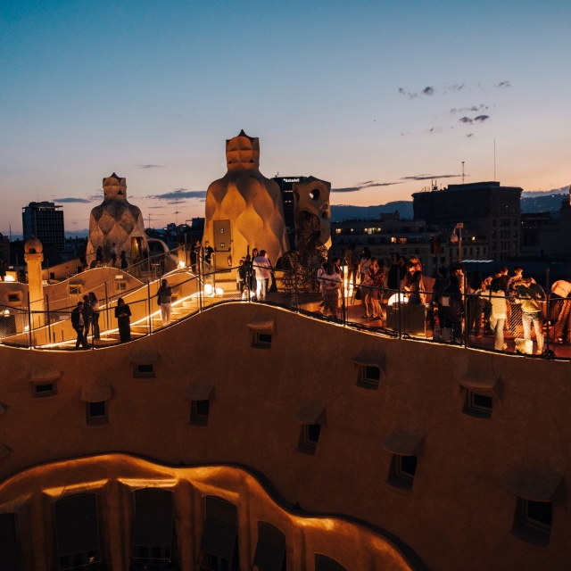  Casa Milà by night 