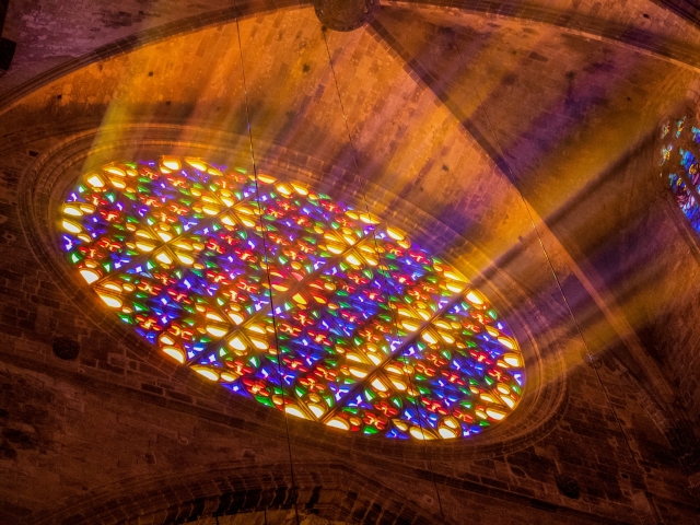  L'impressionnante rosace qui couronne la Cathédrale 
