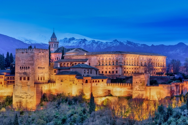  L'Alhambra di notte