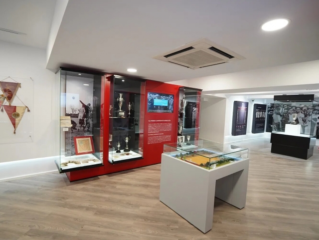  Sosta al Museo del Siviglia 