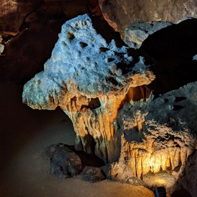 Gruta rocosa
