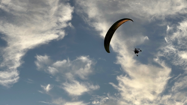  Volare nel cielo in paramotore 
