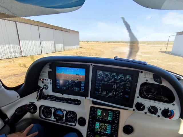 Interno del piccolo aereo 
