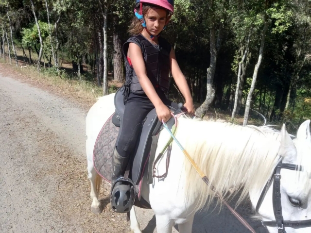 Paseo en pony en Girona
