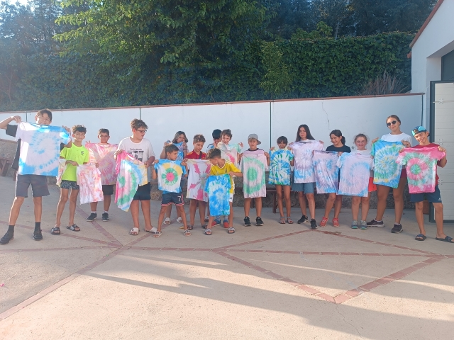 Durante un taller de camisetas