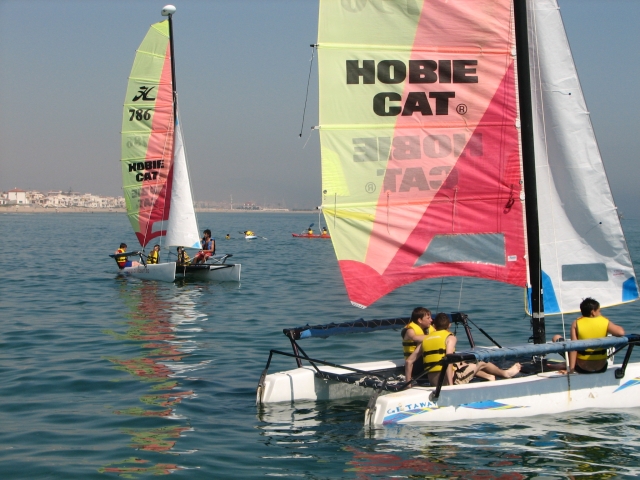 Navegando en catamarán en Oliva