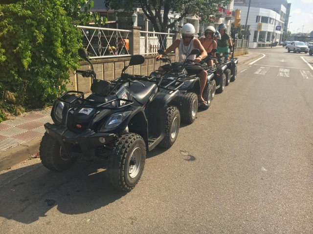  Quad avec des amis 