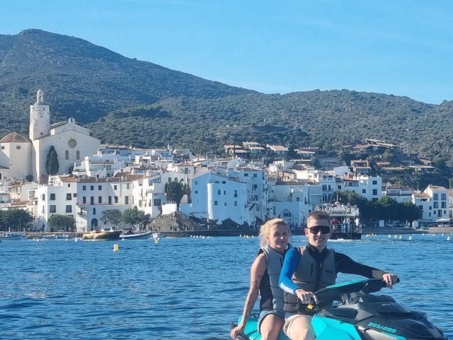 p-90508-jetski-a-cadaques1742906119_17429063356982.jpg