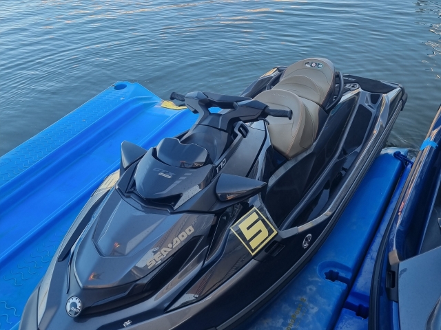  Water Moto Sea-Doo RXT-X