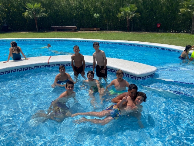  dans la piscine 