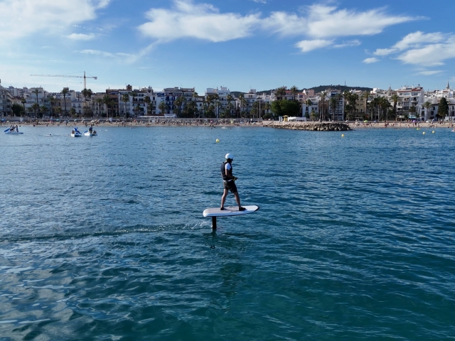  Try the e-foil in SITGES 