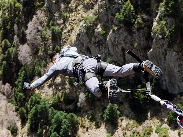 Bungee en Pont Tibetá