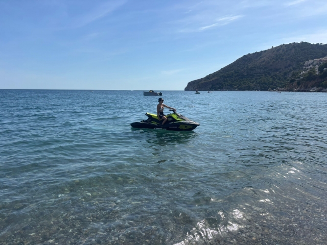 Alquiler de jet ski con licencia por Maro, 1 hora