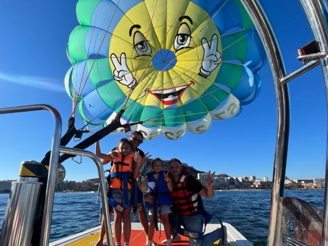 Parasailing en la costa de Agudulce