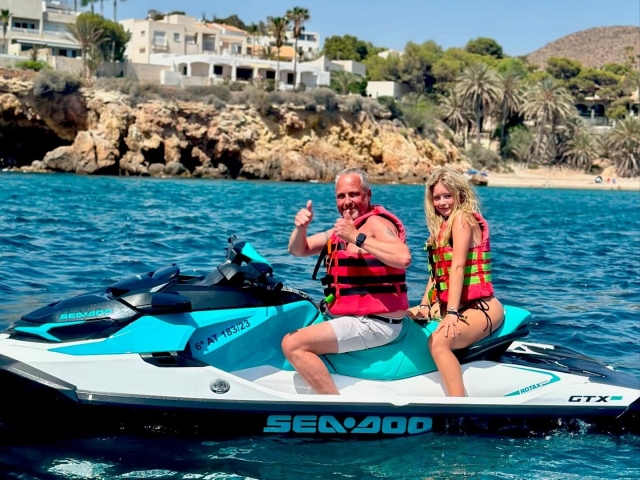 Motos de agua biplaza en Almería