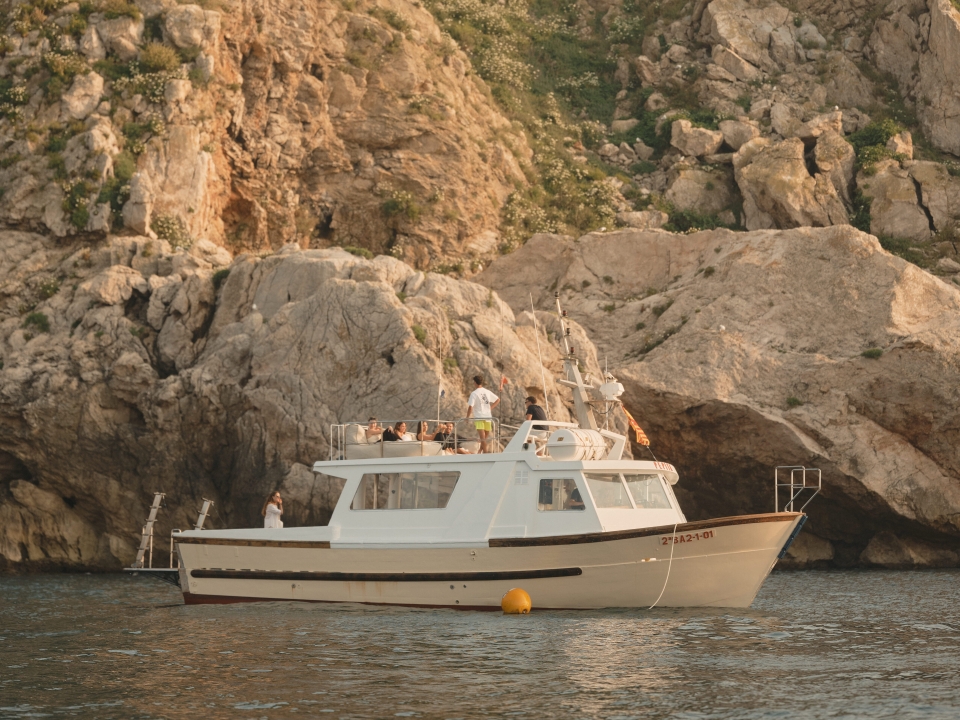 Tour en barco por Islas Medas Tour en barco por Islas Medas