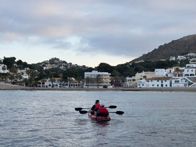 En kayak por Moraira